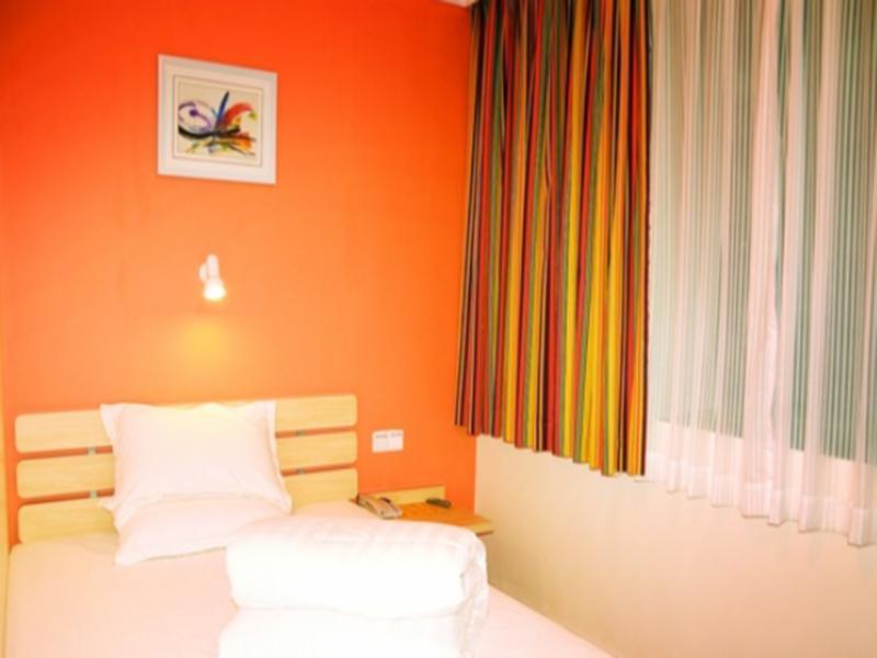 7 Days Inn Guangzhou Tianhe Yantang Metro Branch Eksteriør bilde