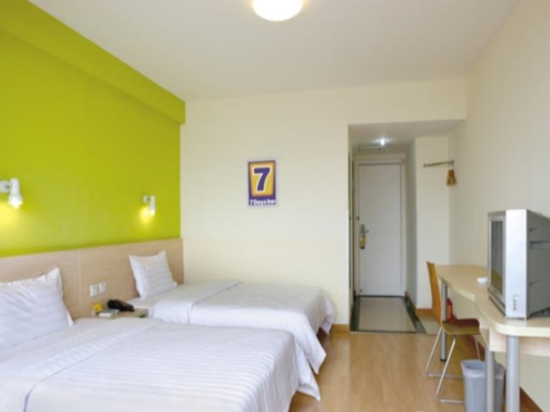 7 Days Inn Guangzhou Tianhe Yantang Metro Branch Eksteriør bilde