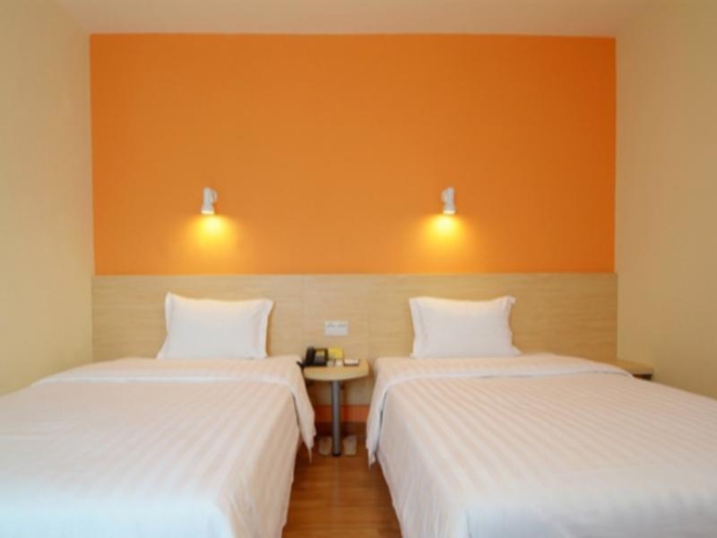 7 Days Inn Guangzhou Tianhe Yantang Metro Branch Eksteriør bilde